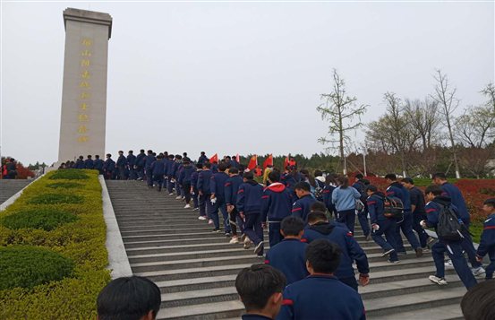 有序瞻仰.JPG