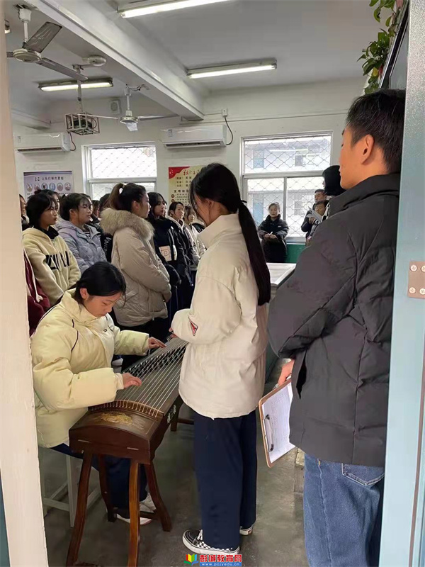 http://www.pcjyedu.cn/upload/2021-11-24/b17f12940bc34dbba71d1565fbcd998d.jpg